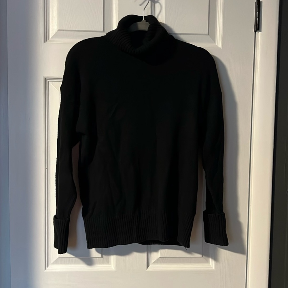 Old navy sosoft turtleneck tunic S black jack